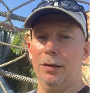 Meet your Posher, Derek